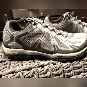 Columbia ALL-TERRAIN hiking shoes-EUC